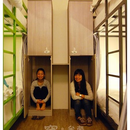 Wow Tainan Hostel ภายนอก รูปภาพ